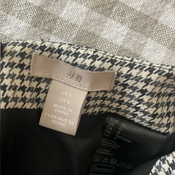 H&M Pencil Skirt - Picture 3 of 3